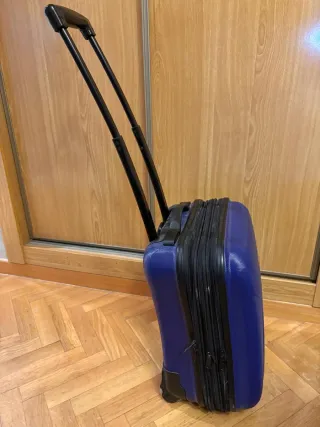 Maleta cabina rígida ampliable con ruedas