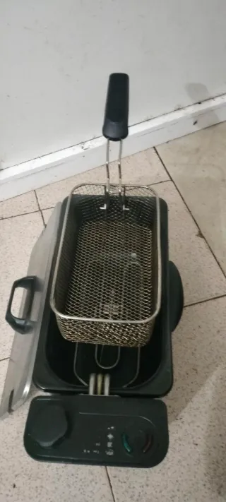 Freidora de aceite...COMELEC...3 Litros