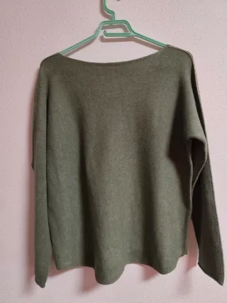 Jersey de chica talla 38-44 nuevo.