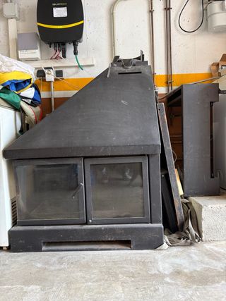 Chimenea de metal y cristal