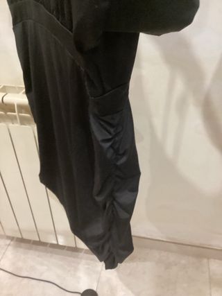 Vestido negro con pedrería