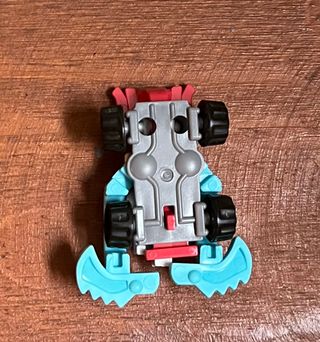 FIGURA KINDER COCHE POLAR