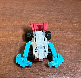 FIGURA KINDER COCHE POLAR