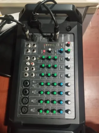 Mesa Autoamplificada Yamaha EMX2