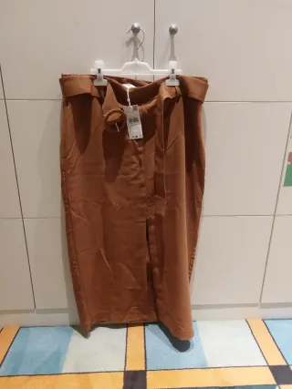 Falda Mango marrón con cinturón Talla 42