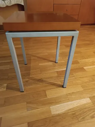 Mesa auxiliar madera y metal