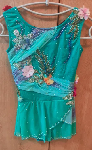 Maillot patinaje artístico. 79€ cada uno.