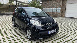 Peugeot 107 1.0i Urban de 2009 con 90.000km
