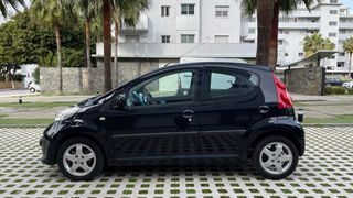 Peugeot 107 1.0i Urban de 2009 con 90.000km