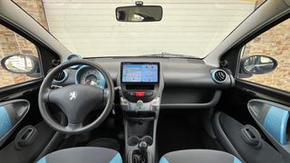 Peugeot 107 1.0i Urban de 2009 con 90.000km