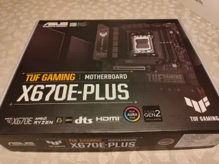 Scheda madre ASUS TUF Gaming X670E-Plus