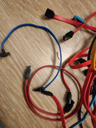 Lote de 19 Cables SATA Rojos, Azules y Amarillos