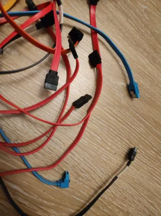 Lote de 19 Cables SATA Rojos, Azules y Amarillos