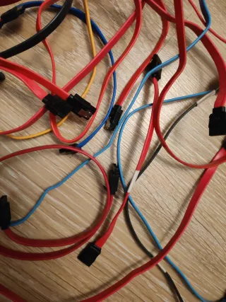 Lote de 19 Cables SATA Rojos, Azules y Amarillos