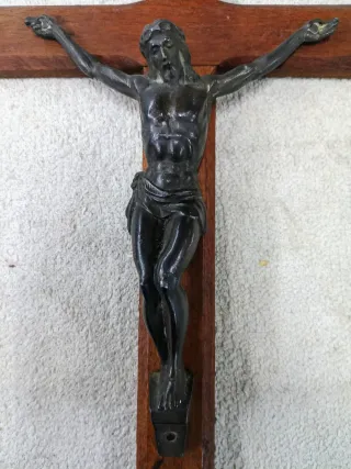 Cristo Crocifisso Metallo su Croce Legno vintage