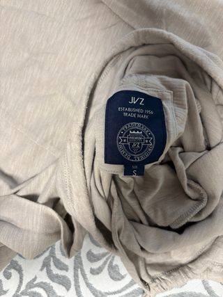 Camiseta cuello alto hombre beige