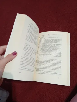 Libro nuevo, romance juvenil,414 páginas.