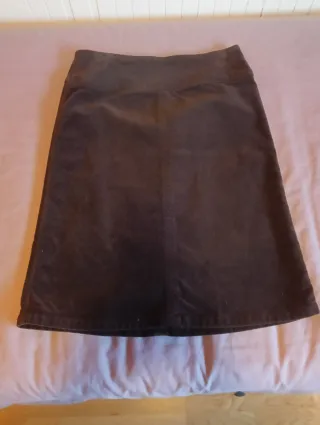 Falda color chocolate de terciopelo