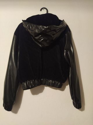 Bomber charol y terciopelo negra