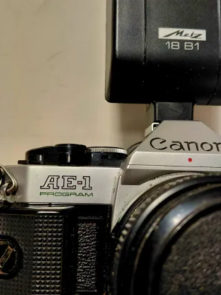 Rara fotocamera Canon AE-1 Program