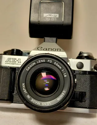 Rara fotocamera Canon AE-1 Program