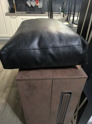 Cuscino grande ecopelle martellata