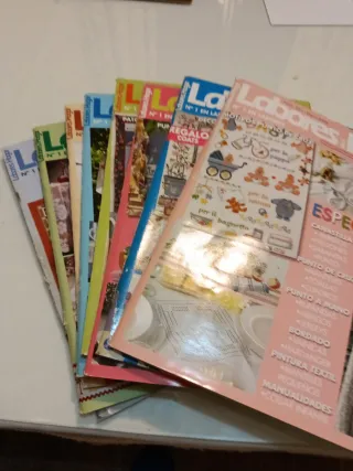 8 revistas de LABORES año 2006