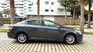 Toyota Avensis 2.0 D4D de 2011 con 120.000km