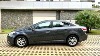Toyota Avensis 2.0 D4D de 2011 con 120.000km