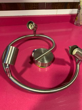 Lámpara de techo metálica plateada