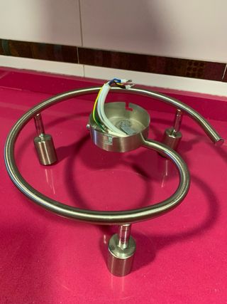 Lámpara de techo metálica plateada