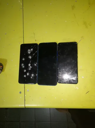 Lote 3 cellulari rotti Huawei Xiaomi