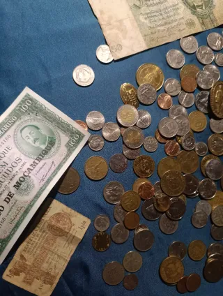 Grande Lotto Monete Estere Vintage + Banconote