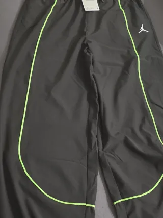 Pantalón Jordan Negro Talla 13-15 Años