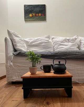 Tavolino in legno fatto a mano