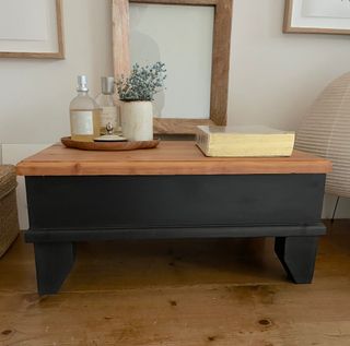 Tavolino in legno fatto a mano