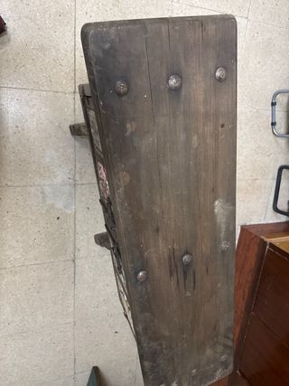Recibidor antiguo de madera tallada para restaurar