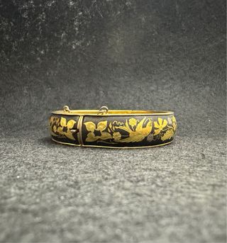 Brazalete antiguo estilo damasquinado con aves