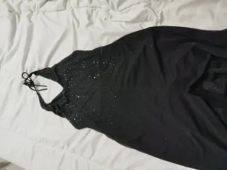 Vestido largo negro con pedrería