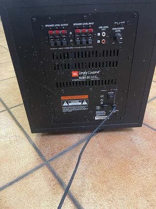 Subwoofer JBL con 2 satélites