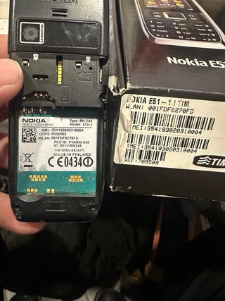 Nokia E51 con scatola