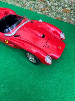 Ferrari 250 Testa Rossa 1957 – Bburago – 1:18
