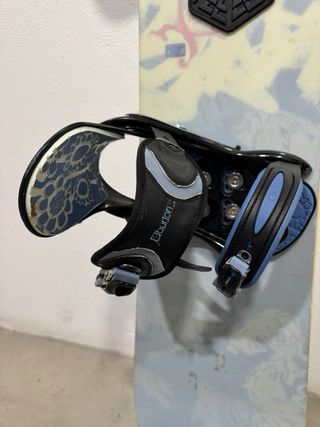 Tabla Snowboard Forum 149cm con Fijaciones Burton
