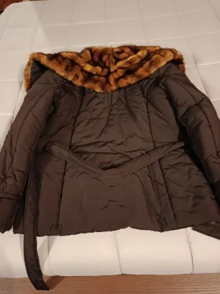 Piumino donna marrone con pelliccia