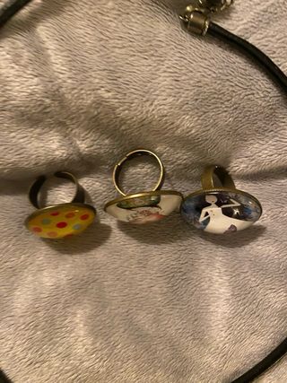 Collar con colgante y 3 anillos