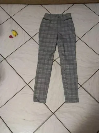 Pantaloni quadri eleganti grigi