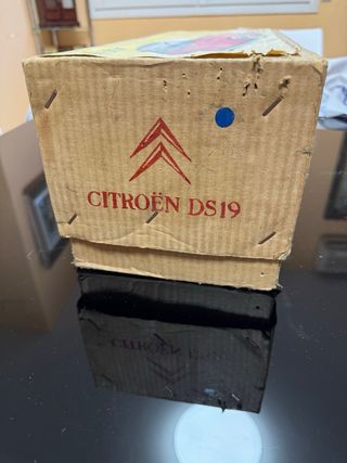 Coche de juguete Citroën DS 19 marca Paya