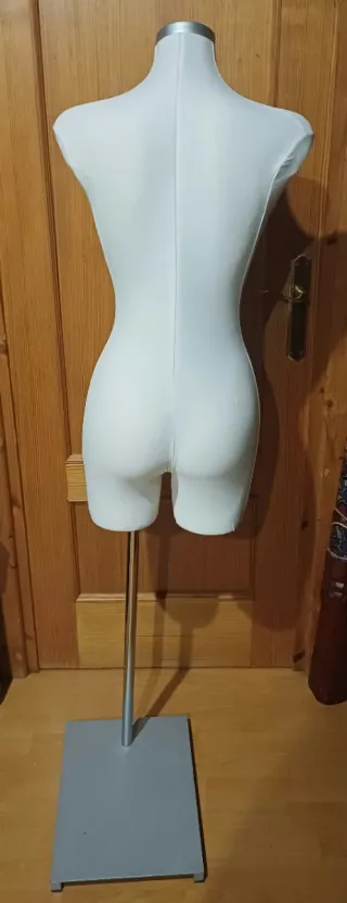 Maniquí Torso Beige y Blanco