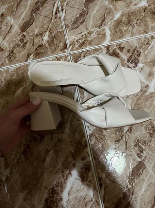 Tacones Stradivarius Beige