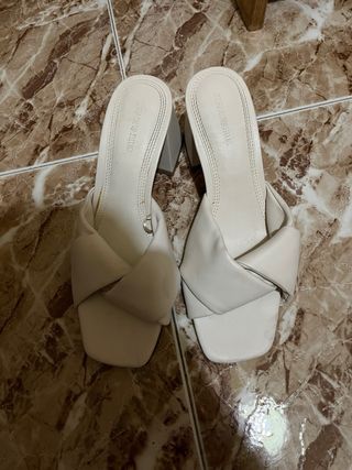 Tacones Stradivarius Beige